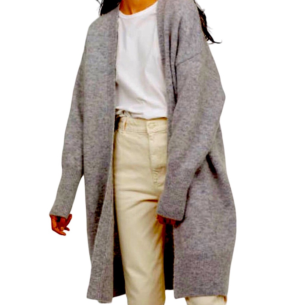 H & M grey Long cardigan in fine-knit fabric. Dropped shoulders.long sleeves.